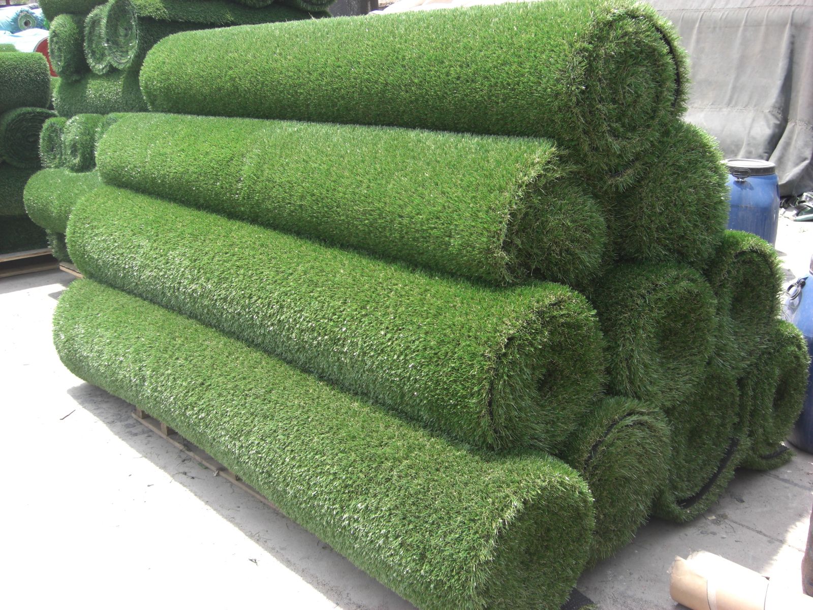 Turf Rolls3